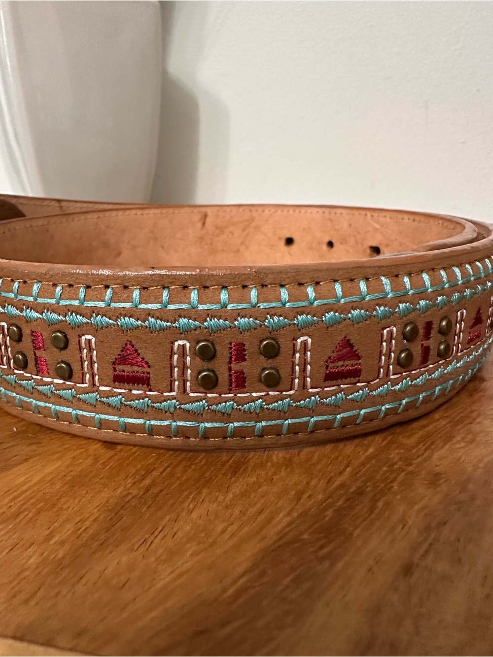 Red Diamond Embellished Embroidered Leather Belt SZ 36 Turquoise Western EUC - Picture 3 of 6
